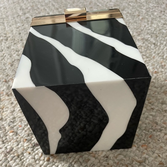 Zebra top handle bag. - Picture 6 of 10